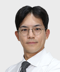 김산